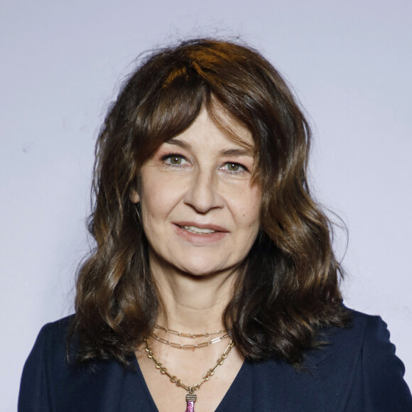 Elle s'est installée à Paris avec des rêves plein la tête
Valérie Lemercier - Photocall lors du 12ème Festival 2 Cinéma de Valenciennes le 24 septembre 2022. © Denis Guignebourg / Bestimage