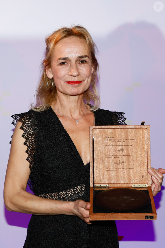 Sandrine Bonnaire (prix "vie d'artiste") lors de la première édition de "La nuit des artistes" à l'initiative de l'ADAMI au Pachamama à Paris le 27 mars 2023. © Christophe Clovis / Bestimage