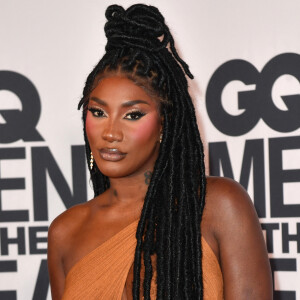 Très attendue, Aya Nakamura a fait sensation dans un ensemble top décolleté et jupe longue ocre.
Aya Nakamura - Photocall de la soirée GQ Men of the Year Awards 2023 à l'hôtel Shangri-La à Paris le 30 novembre 2023. © Veeren/Bestimage 