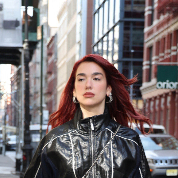 Dua Lipa à New York le 29 novembre 2023