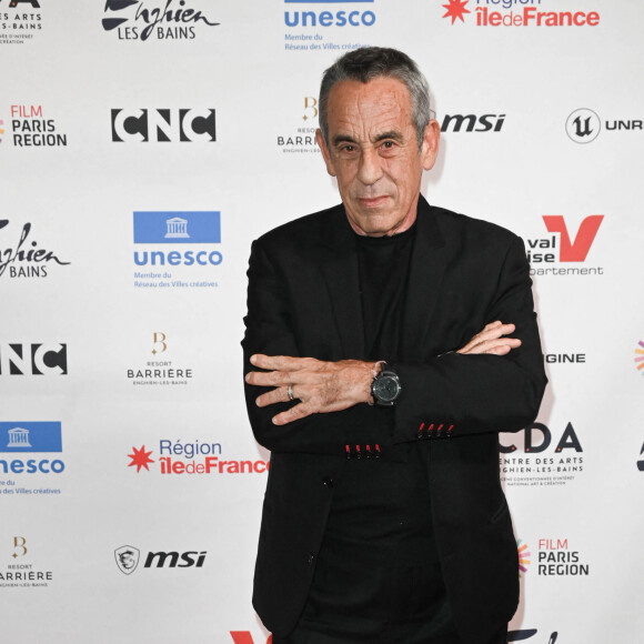 Même quand il s'agit d'étriller les artistes français de la nouvelle génération
Exclusif - Thierry Ardisson a donné une conférence vendredi 28 janvier dans le cadre du PIDS Enghien (Pids Enghien - Le festival des effets spéciaux) à propos de sa nouvelle émission " Hôtel du temps ". Enghien le 28 janvier 2022. © Guirec Coadic / Bestimage