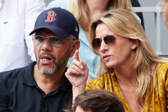 Roschdy Zem et sa compagne Sarah Lavoine - Célébrités en tribunes des Internationaux de France de tennis de Roland Garros 2023 à Paris le 11 juin 2023. © Jacovides-Moreau/Bestimage 