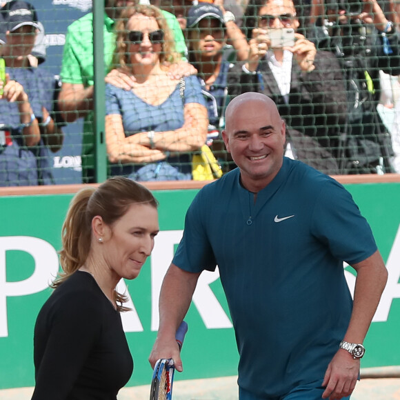 Steffi Graf et son mari André Agassi - Tournoi des "Longines Future Tennis Aces" sur le court en terre battue installé sous la Tour Eiffel dans le cadre de l'opération "Roland-Garros dans la Ville" à Paris, le 2 juin 2018. S. Graf et A. Agassi ont disputé un match avec les vainqueurs de cette compétition. © Jacovides/Moreau/Bestimage