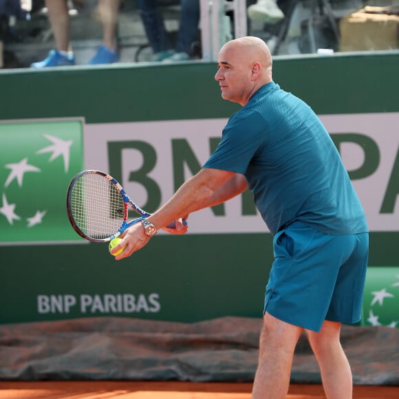 André Agassi - Tournoi des "Longines Future Tennis Aces" sur le court en terre battue installé sous la Tour Eiffel dans le cadre de l'opération "Roland-Garros dans la Ville" à Paris, le 2 juin 2018. S. Graf et A. Agassi ont disputé un match avec les vainqueurs de cette compétition. © Jacovides/Moreau/Bestimage