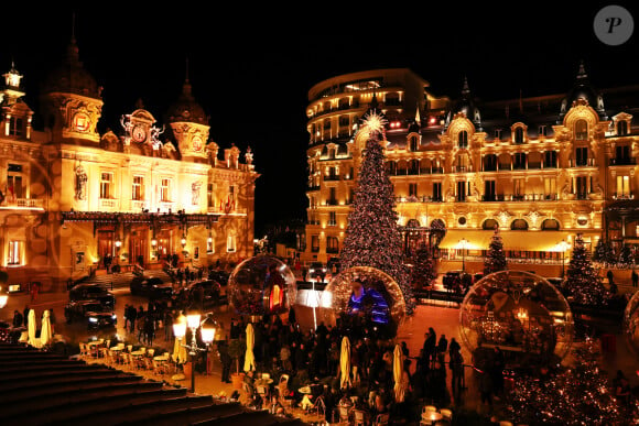 Inauguration des illuminations de Noël sur la place du Casino de Monte-Carlo à Monaco, le 7 décembre 2023. © Jean-Charles Vinaj/Pool/Bestimage