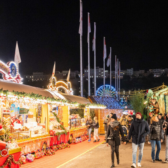 Inauguration des illuminations de Noël sur la place du Casino de Monte-Carlo à Monaco, le 7 décembre 2023. © Olivier HuitelPool/Bestimage