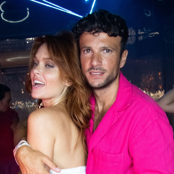 Exclusif - Caroline Receveur et son mari Hugo Philip - People dînent au restaurant "Gioia" avant de faire la fête au VIP Room à Saint-Tropez le 28 juillet 2022. © Hippolyte Hamonet/Bestimage