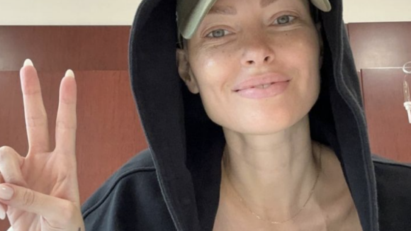 Caroline Receveur atteinte d'un cancer : ses cheveux repoussent, elle affiche son nouveau look avec une photo sensuelle