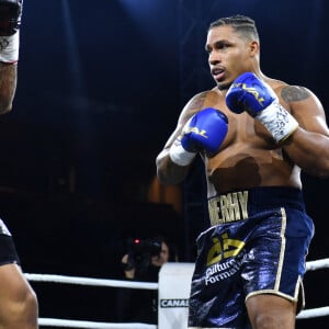 Tony Yoka et Ryad Merhy - Le boxeur français Tony Yoka s'incline face au belge Ryad Merhy à Roland-Garros le 9 décembre 2023 © Veeren / Bestimage 