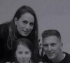 Ils ont même posé ensemble pour les 10 ans de leur fille Emie ce lundi 11 décembre
Camille Santoro, Nicolas Santoro et leur fille Emie