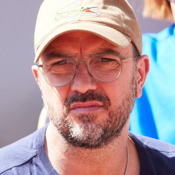 Il y vit avec son discret compagnon et leurs enfants.
Jarry en tribunes lors des Internationaux de France de tennis de Roland Garros 2023 à Paris, France, le 2 juin 2023. © Moreau-Jacovides/Bestimage 