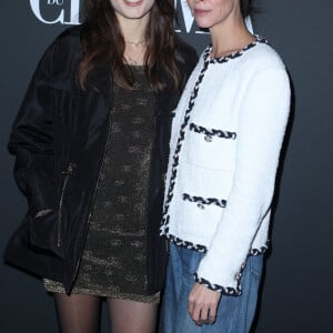 Alma Jodorowsky et Anna Mouglalis - Prix Bazin-Cahiers du Cinéma à La Coupole de Paris. Le 14 décembre 2023. @ Jerome Dominé/ABACAPRESS.COM