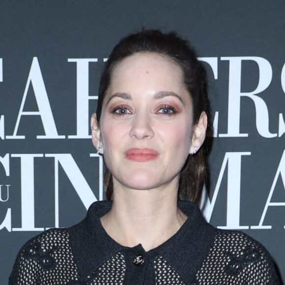 Marion Cotillard - Prix Bazin-Cahiers du Cinéma à La Coupole de Paris. Le 14 décembre 2023. @ Jerome Dominé/ABACAPRESS.COM