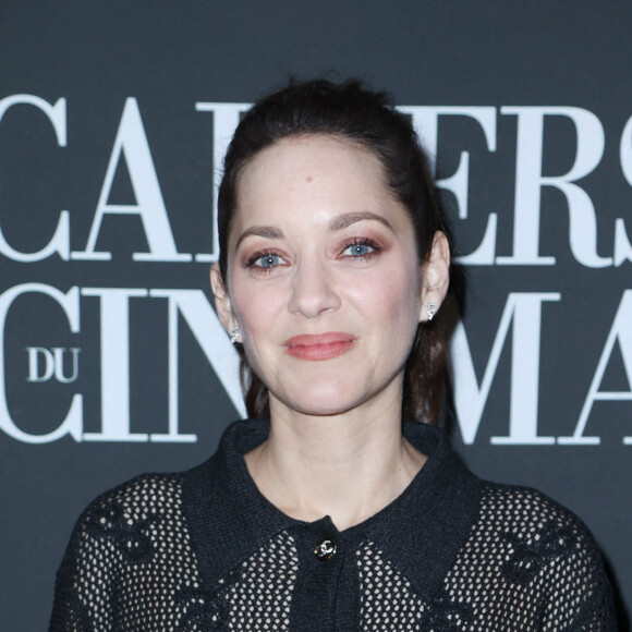 Marion Cotillard - Prix Bazin-Cahiers du Cinéma à La Coupole de Paris. Le 14 décembre 2023. @ Jerome Dominé/ABACAPRESS.COM