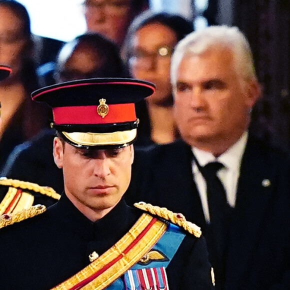 Le prince William, prince de Galles et le prince Harry, duc de Sussex - Veillée des petits-enfants de la reine Elizabeth II au Westminster Hall à Londres, Royaume Uni, le 17 septembre 2022. 