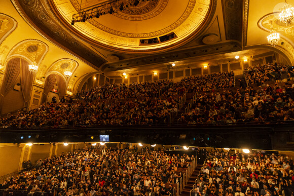 Atmosphère lors de la première représentation du Fantôme de l'Opéra après la pandémie au Majestic Theatre à New York City, New York, Etats-Unis, le 22 octobre 2021. © Lev Radin/Pacific Press/Bestimage 