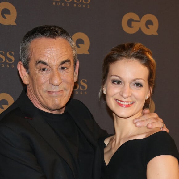 Thierry Ardisson et sa femme Audrey Crespo-Mara - Photocall de la cérémonie des "GQ 2015, Les Hommes de l'Année" au Shangri-La Hotel à Paris, le 25 janvier 2016. © Denis Guignebourg/Bestimage