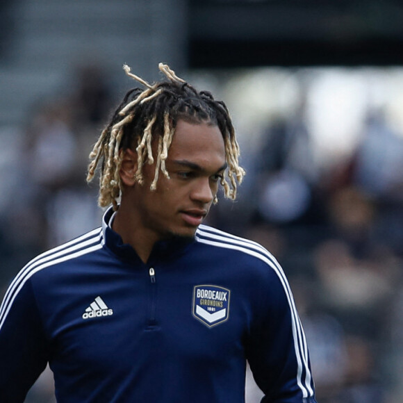 L'aîné est footballeur et évolue en Angleterre.
Echauffement de l'equipe des Girondins de Bordeaux - Sekou Mara (Girondins de Bordeaux) - Match de football Ligue 1 Uber Eats Angers Vs Bordeaux à Angers le 8 mai 2022 © Aurelien Morissard / Panoramic / Bestimage 