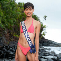 "Non, je n'ai pas de poitrine, mais..." : Eve Gilles (Miss France 2024) franche sur son physique