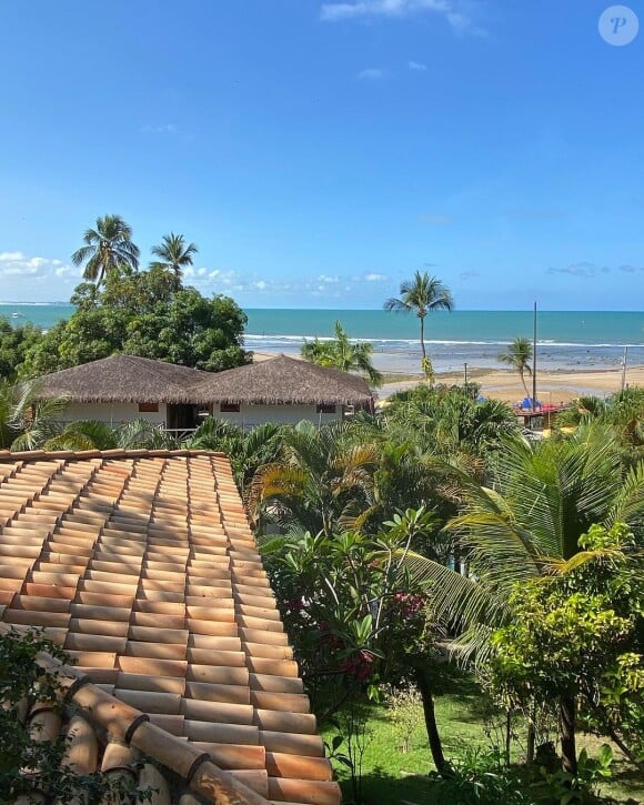 La maison, avec un accès direct à la plage, est même proposée à la location par la famille Kretz.
Sandrine Kretz ("L'Agence", sur TMC) partage quelques images de la nouvelle maison familial au Brésil.