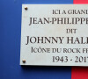 Une plaque en hommage à Johnny Hallyday a été inaugurée dans le 9e arrondissement de Paris
Jade Hallyday lors de l'inauguration d'une plaque commémorative en hommage à Johnny Hallyday devant l'immeuble où le chanteur français a grandi dans le 9ème arrondissement de Paris, France, le 22 décembre 2023. Décédé en 2017, Johnny Hallyday fut pendant un demi-siècle l'incarnation du rock à la française. D'origine belge et né sous le nom de Jean-Philippe Smet, il naquit et passa une très grande partie de sa vie à Paris. Fière de cet héritage musical qu'il lui laissa, la Ville de Paris avait entrepris un premier hommage à l'artiste en donnant le nom de Johnny Hallyday à l'esplanade situé devant la salle de spectacle qu'il avait tant fait vibrer par le passé. Dans la continuité de ce premier hommage, la ville de Paris a souhaité à nouveau honorer la mémoire de ce natif de la capitale et une plaque commémorative est dévoilée devant l'immeuble dans lequel il grandit au 13 rue de la Tour des Dames dans le 9ème arrondissement. © Dominique Jacovides/Bestimage