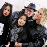 PHOTOS Laeticia Hallyday et ses filles Jade et Joy entourées de bikers : grande émotion à Paris, l'esprit de Johnny avec elles