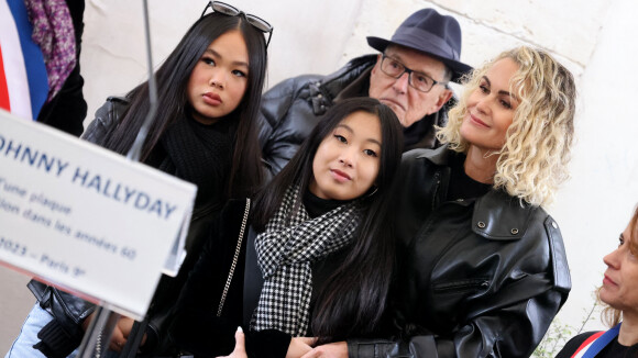 PHOTOS Laeticia Hallyday et ses filles Jade et Joy entourées de bikers : grande émotion à Paris, l'esprit de Johnny avec elles