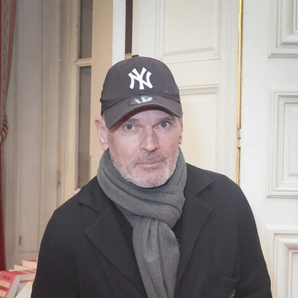 "J'habite à l'Ouest de Paris dans une maison avec jardin. Je fais mon composte, j'ai une Smart électrique"
Exclusif - Laurent Baffie - Soirée de lancement du nouveau magazine Entrevue que vient de racheter O. Harfouch au Sénat à Paris, France, le 6 décembre 2023. © Jack Tribeca/Bestimage 