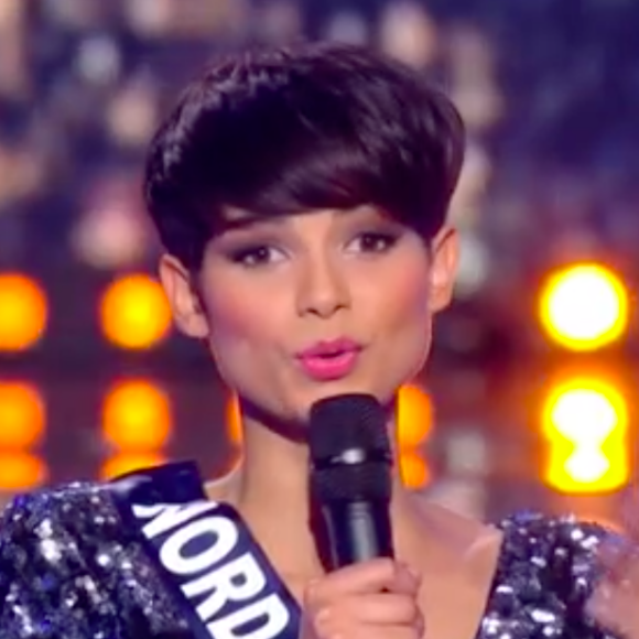 Eve Gilles - Capture de l'élection de Miss France 2024 diffusée sur TF1 ce samedi 16 décembre 2023.