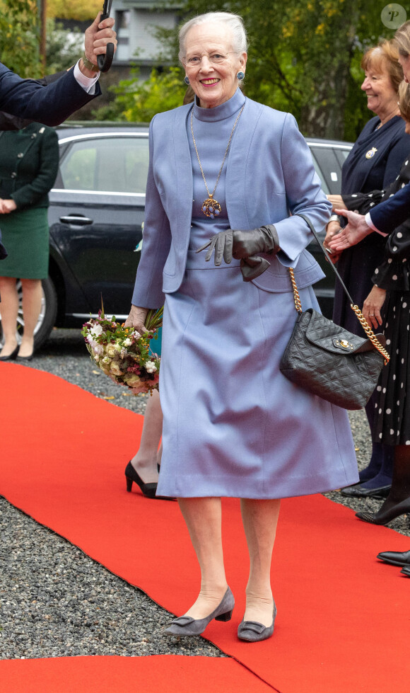 En tout cas, la famille royale danoise a fêté Noël sans lui.
La reine Margrethe II de Danemark lors de la remise des prix "Nordic Language Award 2022" à Oslo. le 26 septembre 2022 