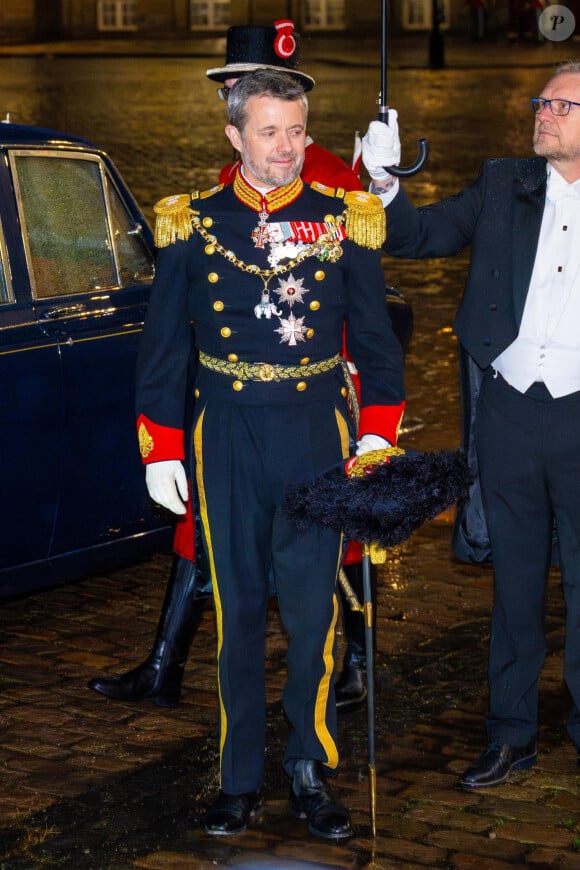 Frederik de Danemark - La famille royale de Danemark se rend au dîner annuel du Nouvel An, un jour après que la reine Margrethe régnant a abdiqué à Amalienborg, Copenhague, Danemark le 1er janvier 2024.