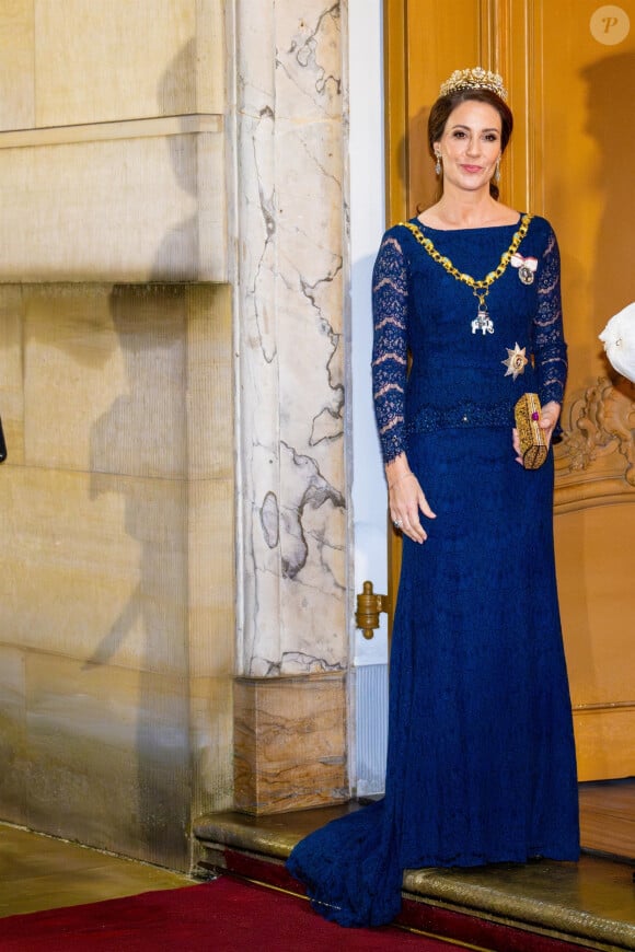 Marie de Danemark - La famille royale de Danemark se rend au dîner annuel du Nouvel An, un jour après que la reine Margrethe régnant a abdiqué à Amalienborg, Copenhague, Danemark le 1er janvier 2024.