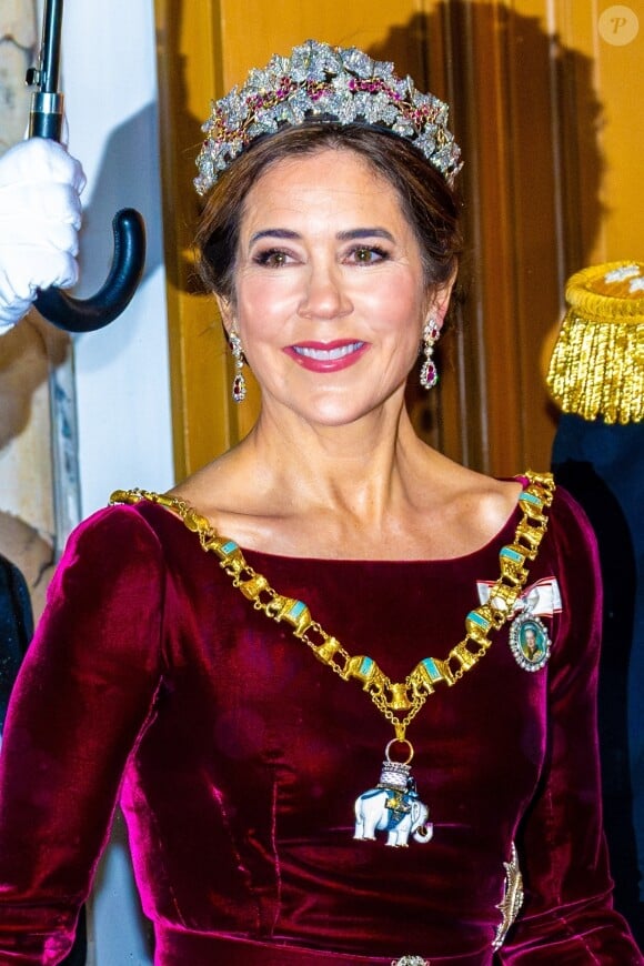 Mary de Danemark - La famille royale de Danemark se rend au dîner annuel du Nouvel An, un jour après que la reine Margrethe régnant a abdiqué à Amalienborg, Copenhague, Danemark le 1er janvier 2024.