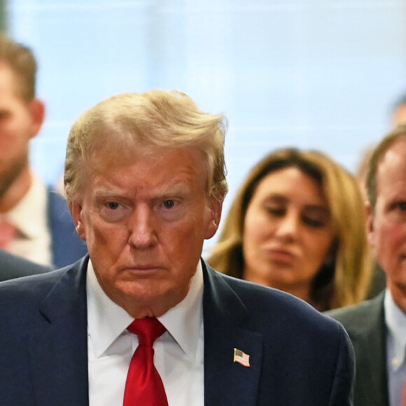 La justice américaine a dévoilé le nom de plusieurs personnalités en lien avec Jeffrey Epstein, dont Donald Trump
 
Donald Trump à New York. © Andrea Renault/ZUMA Press/Bestimage