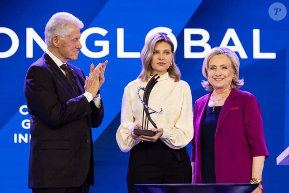 La Première dame ukrainienne Olena Zelenska a reçu le Clinton Global Citizen Award à New York, lors d'une visite d'Etat au siège de l'ONU, le 19 septembre 2023. Créé en 2007 par Bill, Hillary et Chelsea Clinton, ce prix récompense des personnalités exceptionnelles dont la vision et le leadership ont donné l'exemple à la communauté mondiale.
