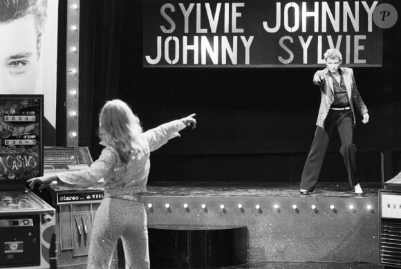 En France, à Paris, sur le plateau de l'émission "Show Sylvie Vartan", Johnny HALLYDAY. Le 15 janvier 1975 © Bernard Leguay via Bestimage