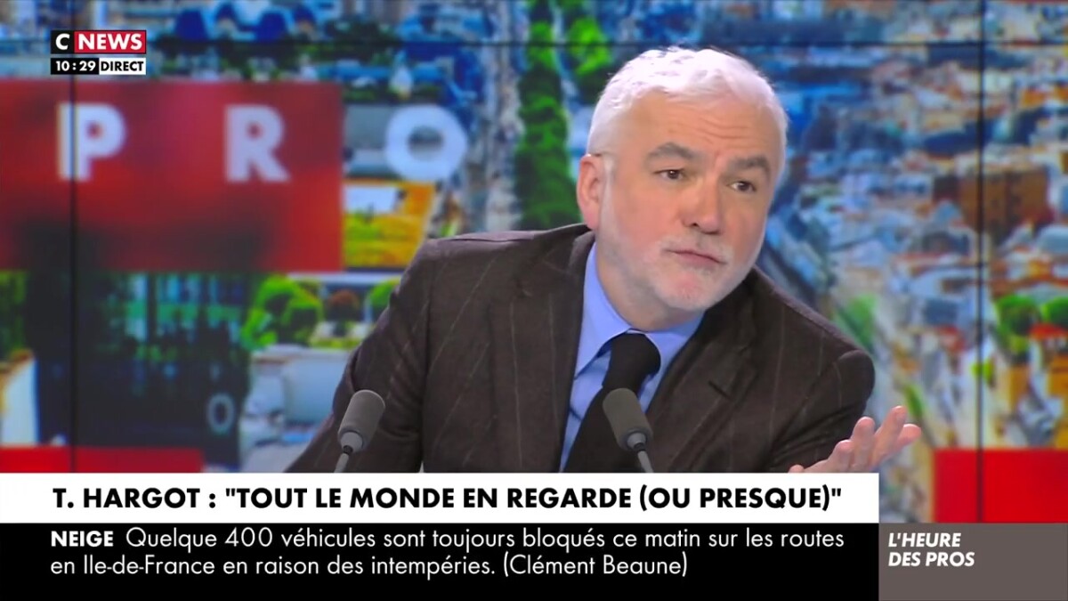 Photo : Pascal Praud Dans L'Heure Des Pros (CNews) Le 9 Janvier 2024 ...