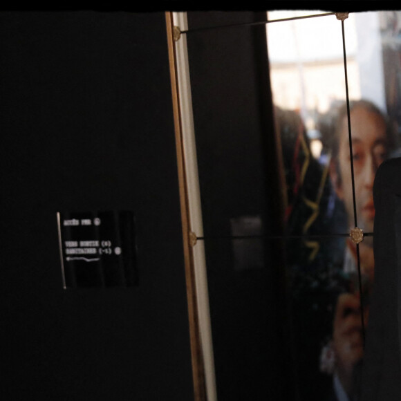 Semi Exclusif - Charlotte Gainsbourg lors de l'inauguration de la Maison Gainsbourg, rue de Verneuil à Paris le 14 septembre 2023. La maison ouvrira ses portes au public à partir du 20 septembre 2023. Le légendaire intérieur de Serge Gainsbourg au 5 bis rue de Verneuil, est accompagné en face, au numéro 14, d'un musée, d'une librairie-boutique et du Gainsbarre : café en journée et piano-bar de nuit. Ensemble ils forment la Maison Gainsbourg, première institution culturelle dédiée à la transmission de l'oeuvre et de l'histoire de Serge Gainsbourg. © Alain Guizard / Bestimage