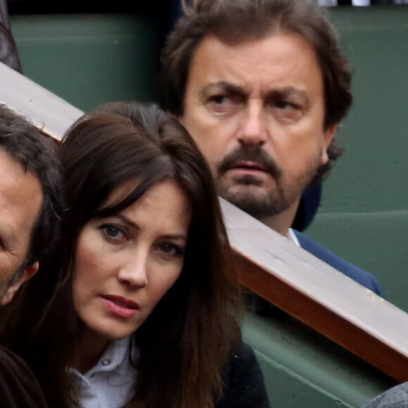 Arthur (Jacques Essebag) et sa compagne Mareva Galanter dans les tribunes de la finale homme des internationaux de France de Roland Garros à Paris le 5 juin 2016. © Moreau-Jacovides / Bestimage 