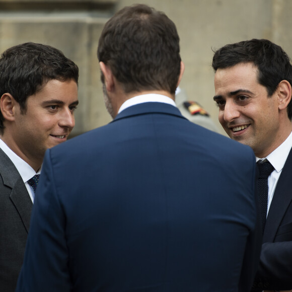 L'entourage de Stéphane Séjourné a tenu à clarifier les choses sur la relation entre Gabriel Attal et lui
 
Christophe Castaner, ministre de l'Intérieur, Stephane Sejourne et Gabriel Attal lors du discours aux armées d'Emmanuel Macron à l'Hôtel de Brienne, siège du ministère des Armées. Emmanuel Macron a annoncé la création d'un commandement de l'espace, qui sera créé à l'automne au sein de l'armée de l'Air. Paris, le 13 juillet 2019. Eliot Blondet/Pool/Bestimage