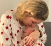 Elle avait mis cette activité entre parenthèses depuis sa grossesse puis la naissance de sa fille Maéna.
Amandine Pellissard et sa fille Maena, sur Instagram