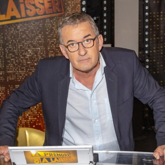 Christophe Dechavanne est animateur télé, mais aussi père de famille.
Christophe Dechavanne - Enregistrement du jeu "À Prendre Ou À Laisser" (APOAL) présenté par Christophe Dechavanne, à Paris, France. © Jack Tribeca/Bestimage