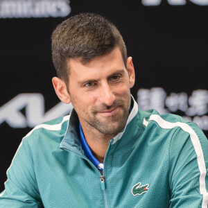 "J'en ai eu assez et je lui ai demandé s'il voulait descendre et me le dire en face", raconte Novak Djokovic en conférence de presse
 
Novak Djokovic à l'Open d'Australie.