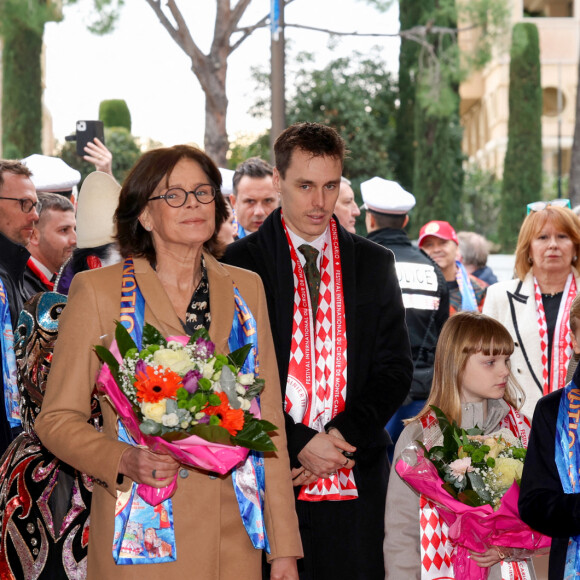 Ce dimanche 21 janvier, Albert de Monaco, sa soeur Stéphanie et Louis Ducruet et Camille Gottlieb, deux de ses enfants, ont assisté à une représentation de cirque
La princesse Stéphanie de Monaco, Louis Ducruet, la princesse Gabriella, le prince Jacques, Camille Gottlieb et le prince Albert II - La famille princière assiste à une représentation lors de la 46ème édition du festival international du cirque de Monte-Carlo le 21 janvier 2024. © Claudia Albuquerque / Bestimage 