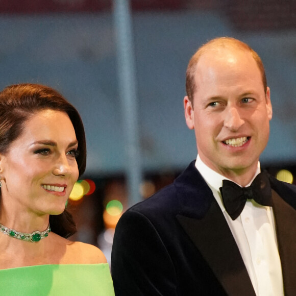 Kate Middleton n'aura donc aucune pression de la part du roi Charles pour reprendre le chemin des engagements royaux
Le prince William, prince de Galles, et Catherine (Kate) Middleton, princesse de Galles, lors de la 2ème cérémonie "Earthshot Prize Awards" au "MGM Music Hall de Fenway" à Boston, le 2 décembre 2022. Au cours de cette soirée, les noms des lauréats seront révélés. 