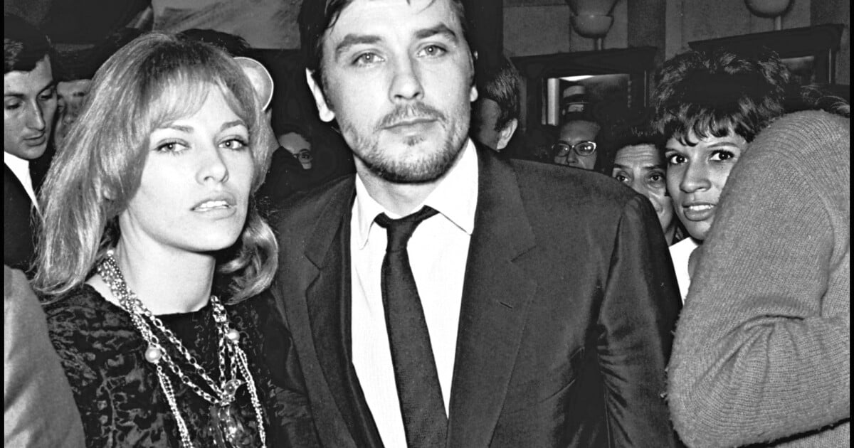 Nathalie Delon fâchée contre Alain Delon lors de leur première ...