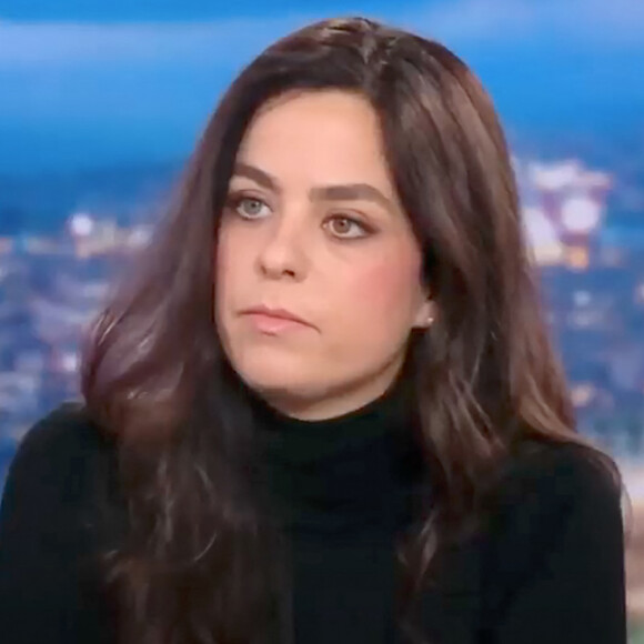 Captures d'écran d'Anouchka Delon qui a pris la parole face aux dernières accusations de son frère, Anthony sur le plateau du JT de Audrey Crespo-Mara sur TF1 le 7 janvier 2023.