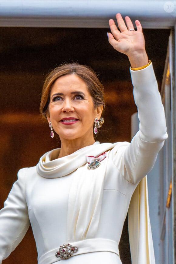 La reine Mary de Danemark - Intronisation du roi Frederik X au palais Christiansborg à Copenhague, Danemark le 14 janvier 2024. Le nouveau roi et sa famille saluent la foule depuis le balcon du palais. 