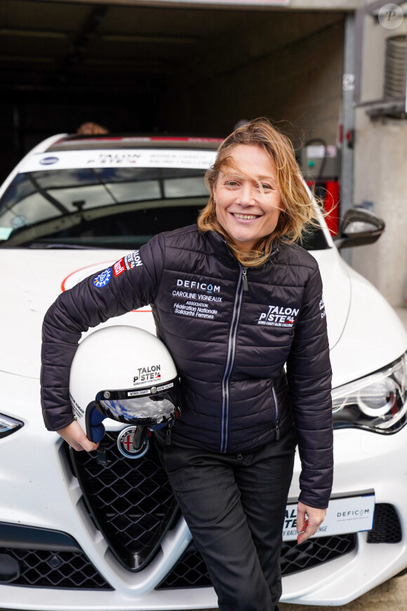 "Mon père a été mon moteur même s'il m'a élevée à la dure"
Exclusif - Caroline Vigneaux (pour l'association Fédération nationale solidarité femmes) lors de la 4ème édition du challenge automobile caritatif "Talon Piste" sur le circuit Bugatti au Mans le 19 mars 2023.