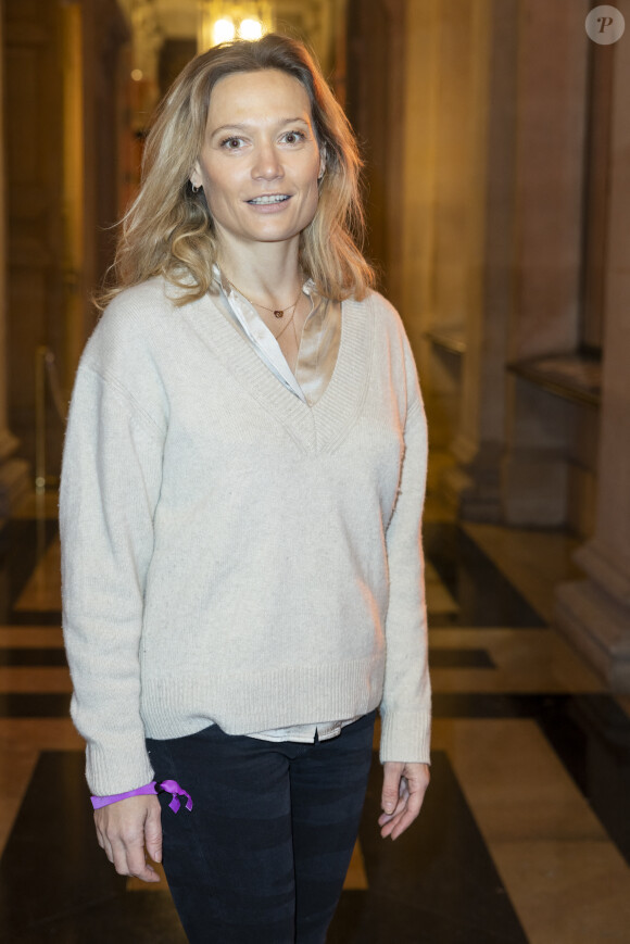 Caroline Vigneaux - 8ème cérémonie du Prix de la Femme d'Influence au Palais Brongniart à Paris le 29 novembre 2020. © Olivier Borde/Bestimage 